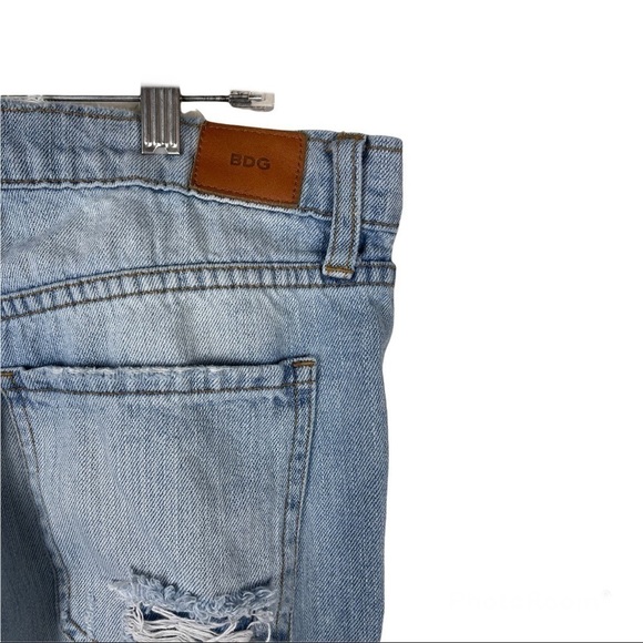 BDG Slim-Fit Destroyed Boyfriend Jean Size 27W - Picture 4 of 7
